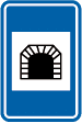 Signal F8 indiquant l'entrée d'un tunnel d'une longueur de plus de 500 mètres