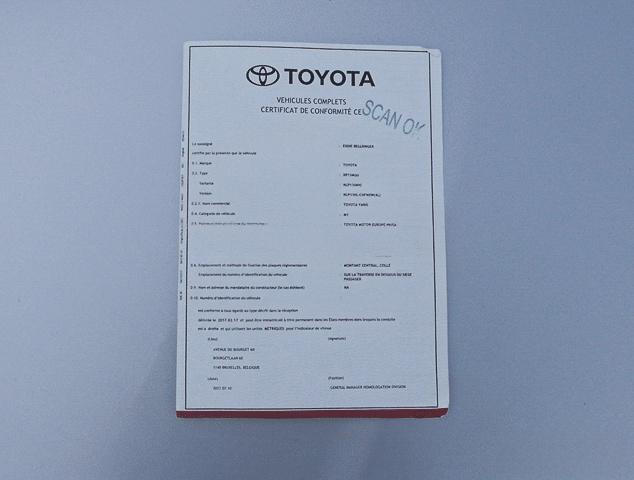 Délivré par le constructeur lors de l'achat du véhicule. Document dont la forme et la couleur varient selon la marque. Suit toujours le véhicule et non le propriétaire. Indique également le taux d'émission de CO₂ du véhicule.